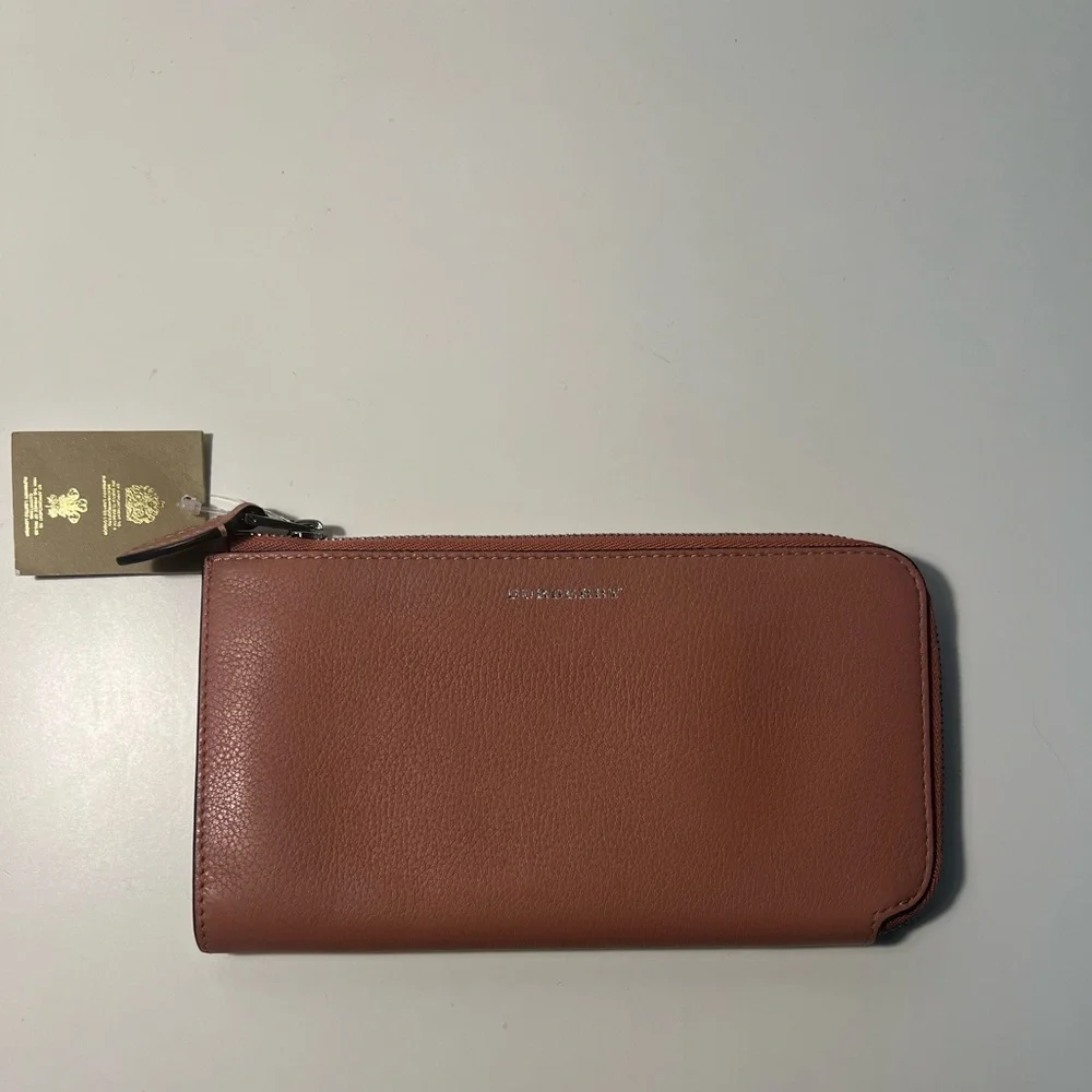 Burberry Marais Abbey Two Tone Leather Zippy Ziparound Wallet Passport Holder